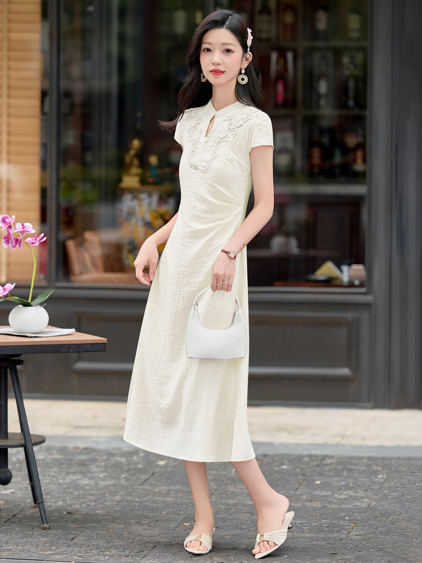 Đầm maxi nữ thắt eo phong cách tân cổ điển họa tiết quốc phong — Màu hồng, màu trắng ngà