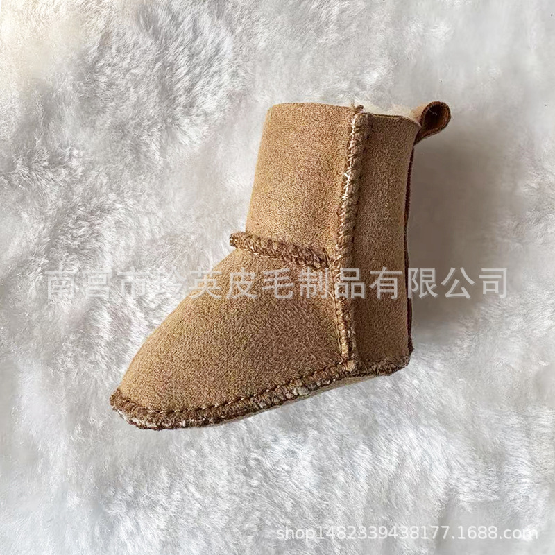 Mini Snow Boot Keychain Pendant, Suede and Fur Integrated Handmade Creative Accessory, Bag Charm, Ins Style Mini Snow Boot Keychain Pendant, Suede and Fur Integrated Handmade Creative Accessory, Bag Charm, Ins Style