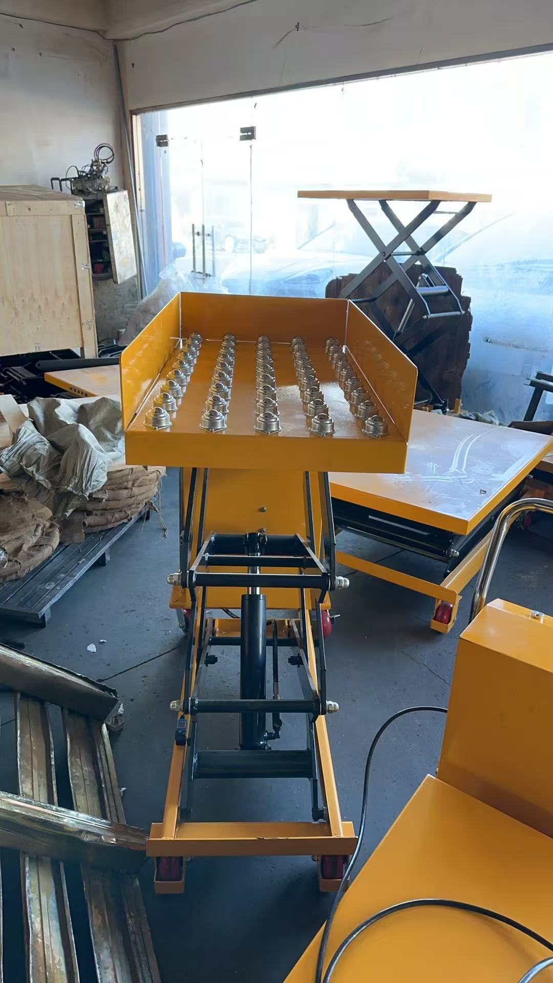 Roller-lift flatbed cart, scissor hydraulic lift, ball-bearing hand-pushed mold cart, manual lift platform cart