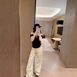 南油女装2026春季女裤新款刺绣小蜜蜂蝴蝶印花直筒牛仔裤女