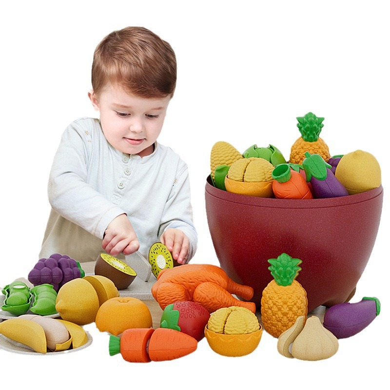 Juguetes de regalo, manzanas grandes, frutas y verduras divertidas, frutas cortadas, alegre, pelado, Año Nuevo, mordida, almacenamiento de bebés