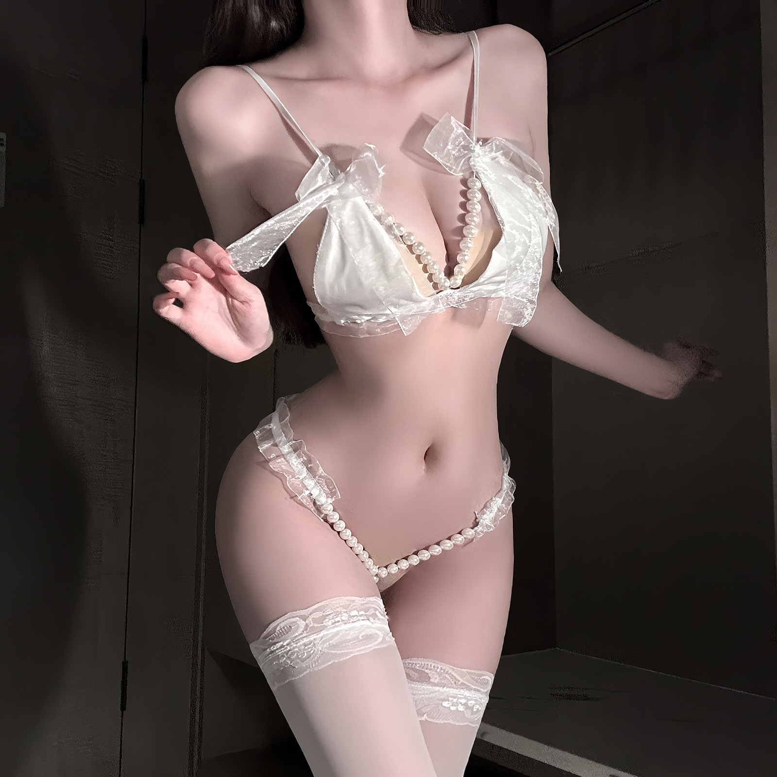 Qingshe Sexy Lingerie, Feminine Lace, Fungus Lace, See-Through Pearl Suspender Bra, Three-Point Uniform Temptation