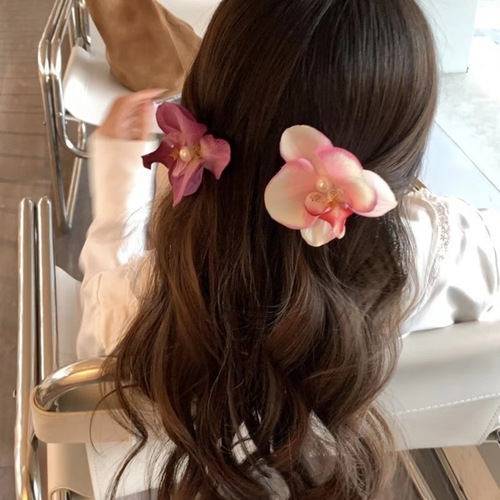 French elegance style orchid hair clip, high-quality realistic flower fringe clip, messy hair clip, atmosphere-taking photo accessory