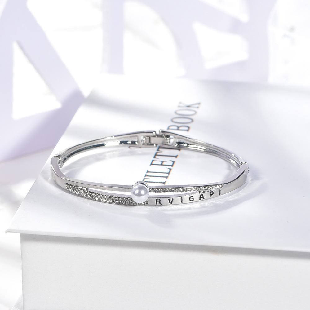 Pearl letter bracelet with diamond version of jewelry bracelet hand decoration simple women's bracelet  live broadcast supply_voghion.com