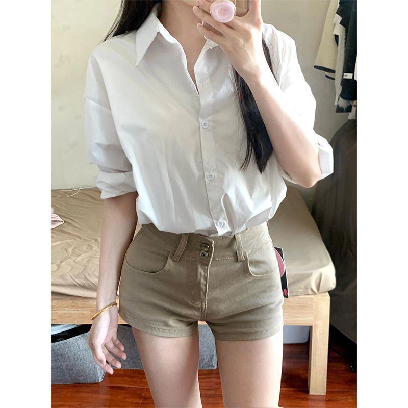 Khaki Double-Button High-Waisted Denim Shorts for Women 2026 New Style Tight-Fitting Hot Pants 2026 New Spring Straight-Leg Style