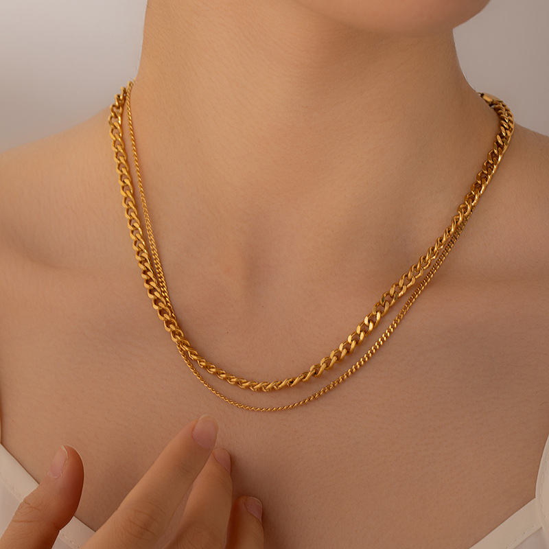 Joyería Al Por Mayor Elegante Color Sólido Acero Titanio Enchapado Collar Cadena De Clips Cadena De Cuerda Torcida display picture 8