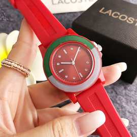 手表女款圆形个性高级百搭多巴胺手表简约个性硅胶大表盘轻奢手表