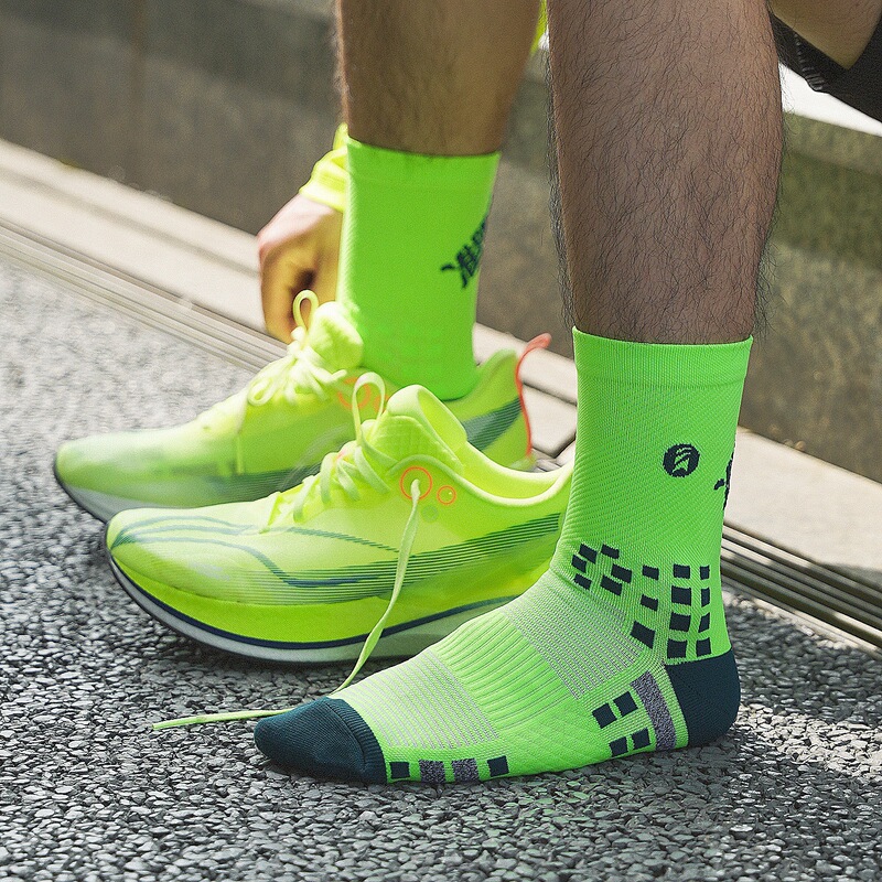 Professional marathon running socks non-slip breathable summer compression socks for men and women in the tube outdoor cross-country sports socks Professional marathon running socks non-slip breathable summer compression socks for men and women in the tube outdoor cross-country sports socks