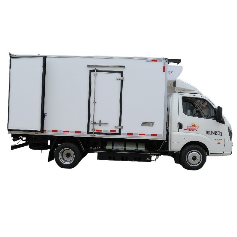 Refrigerated Trucks with Side Doors Are More Convenient for Loading and Unloading, Making Them More Efficient and Practical for Supermarket Distribution Refrigerated Trucks with Side Doors Are More Convenient for Loading and Unloading, Making Them More Efficient and Practical for Supermarket Distribution