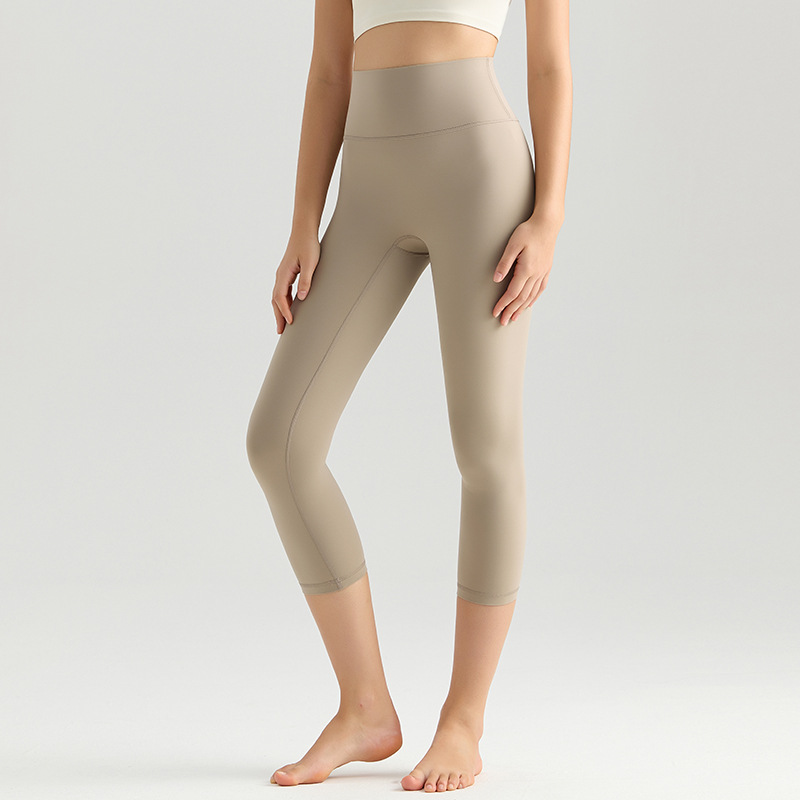 LAHN Pantalones de yoga sin tallas con sentido de la nube, pantalones cortos sin líneas incómodas, leggings deportivos de cintura alta para levantar la cadera para que las niñas los usen afuera