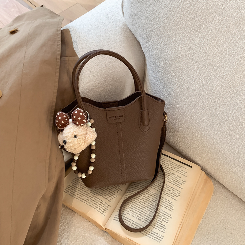 2026 Fashionable Casual New Style Bag with a Simple and Trendy Texture, Bucket Bag for Winter, Personalized Women's Shoulder and Crossbody Bag 2026 Fashionable Casual New Style Bag with a Simple and Trendy Texture, Bucket Bag for Winter, Personalized Women's Shoulder and Crossbody Bag