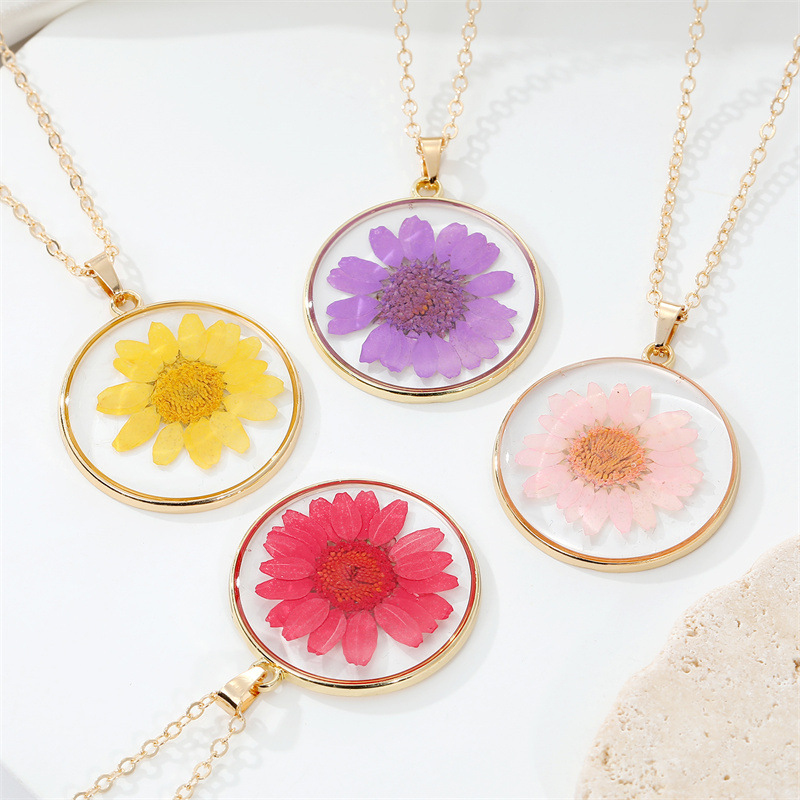 Bohemian Natural Dried Flower Transparent Round Resin Necklace display picture 7