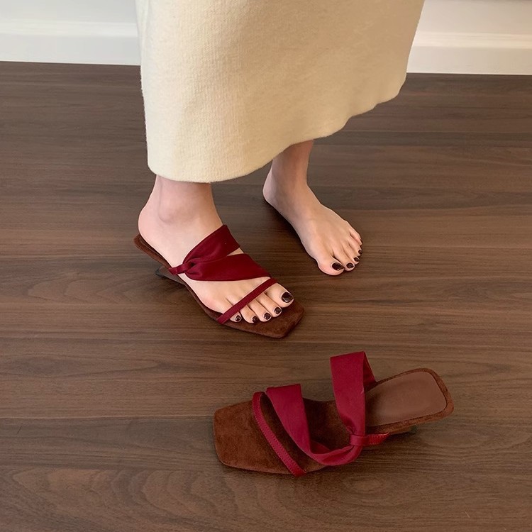 Sandalias de cuña de diseño de nicho de todo fósforo de moda sandalias francesas de primavera y verano zapatos de mujer sandalias y zapatillas de tacón alto con punta abierta