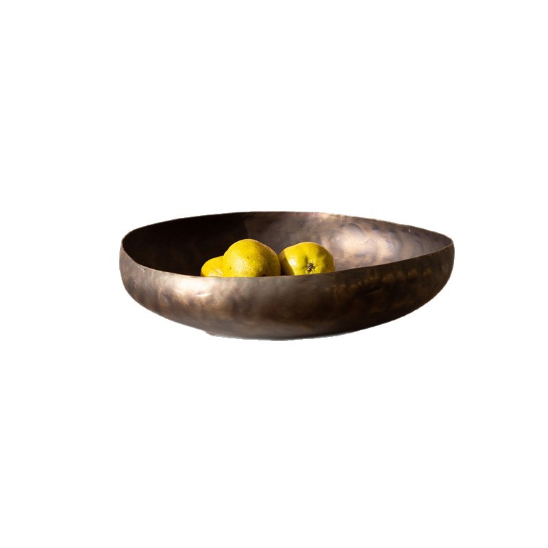 India importa estilo europeo retro para hacer cuencos decorativos antiguos e irregulares sala modelo Sala de estar decorada con bandeja de metal y platos de frutas