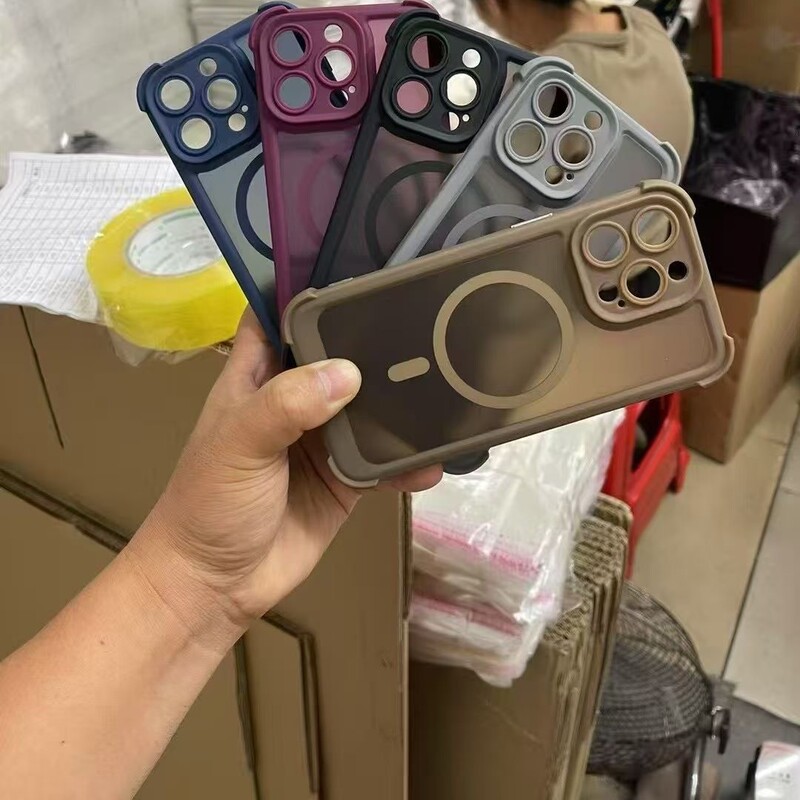 Anti-Drop Skin-Feel Two-In-One Magnetic Phone Case Suitable for Apple 17Pro Anti-Drop Protection for iPhone 17/16/15 Anti-Drop Skin-Feel Two-In-One Magnetic Phone Case Suitable for Apple 17Pro Anti-Drop Protection for iPhone 17/16/15