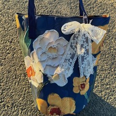 文芸国風油絵はレトロ大容量の携帯バケツを持っています。