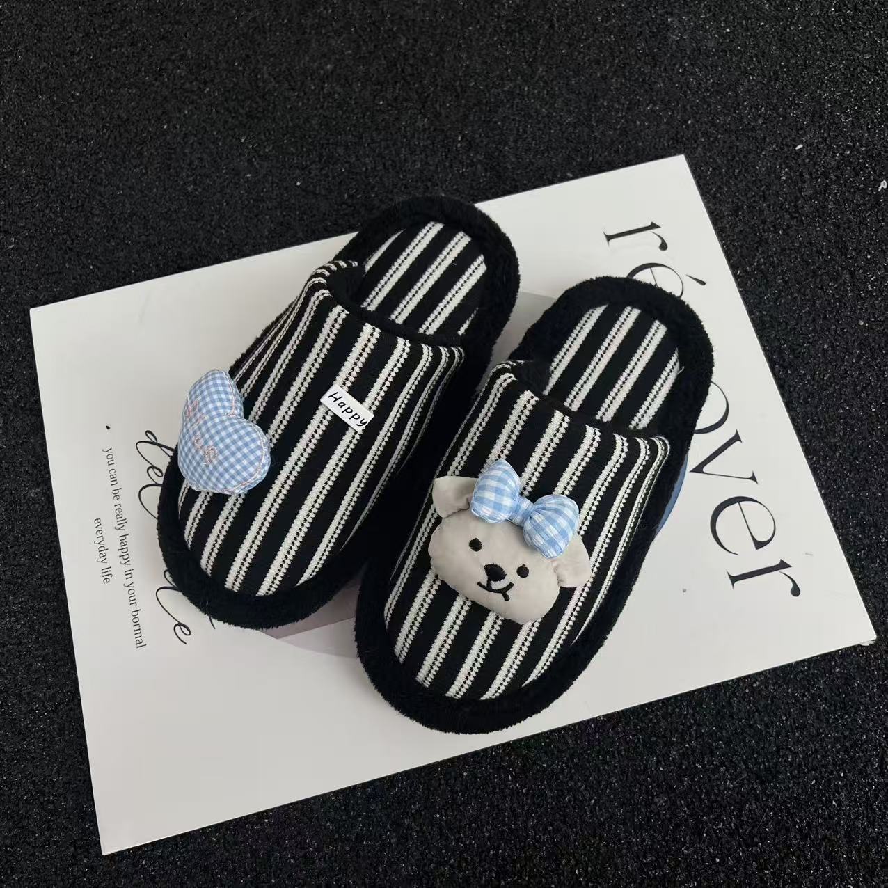 Red famosa nueva zapatillas de perro lindas invierno fuera antideslizante en el hogar adición de lana interior calentamiento zapatos de algodón lana