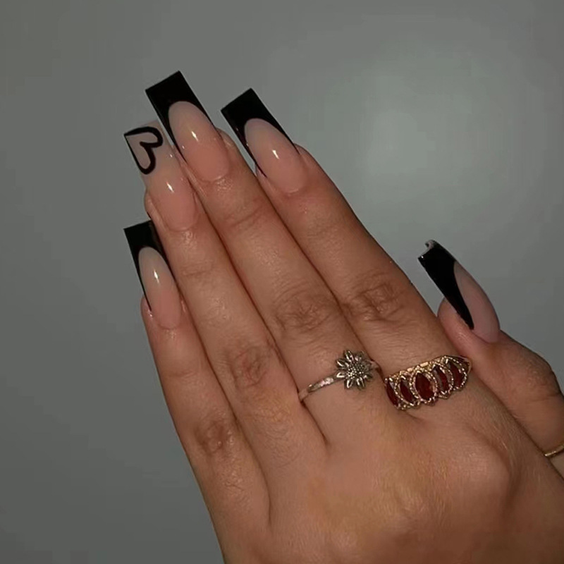 Sweet and Cool Heart-Shaped Long Ballet Fake Nails, Black French Minimalist Heart-Shaped Nail Tips, Festive Atmosphere Photo Shoot Nail Tips