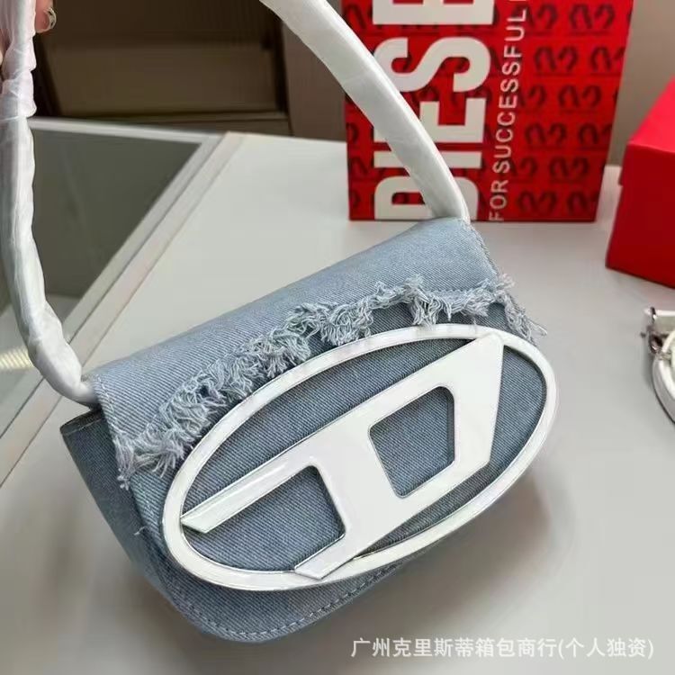 ジングルバッグ 2024 新年モデルニッチデザインハイエンド脇の下クロスボディハンドヘルドレディースバッグファッションシングルショルダー小さなスクエアバッグ|undefined