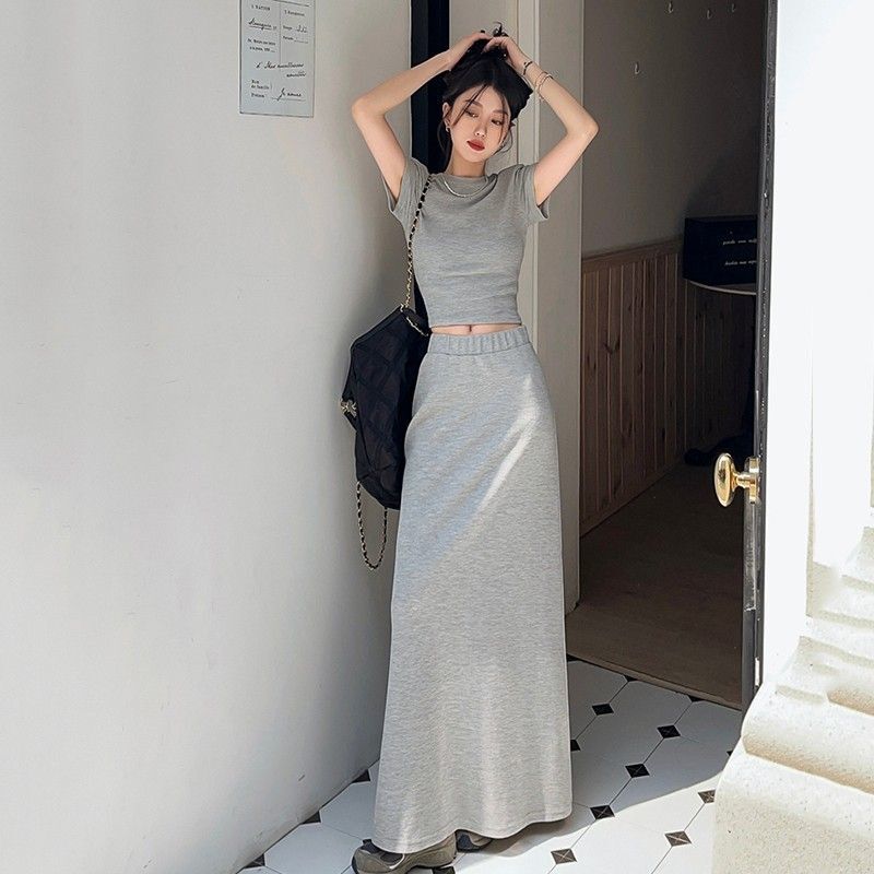 2026 Spring and Summer Age-Reducing Two-Piece Set with Niche Design, Solid Color, Trendy, Beautiful, High-End Dress, Long Skirt