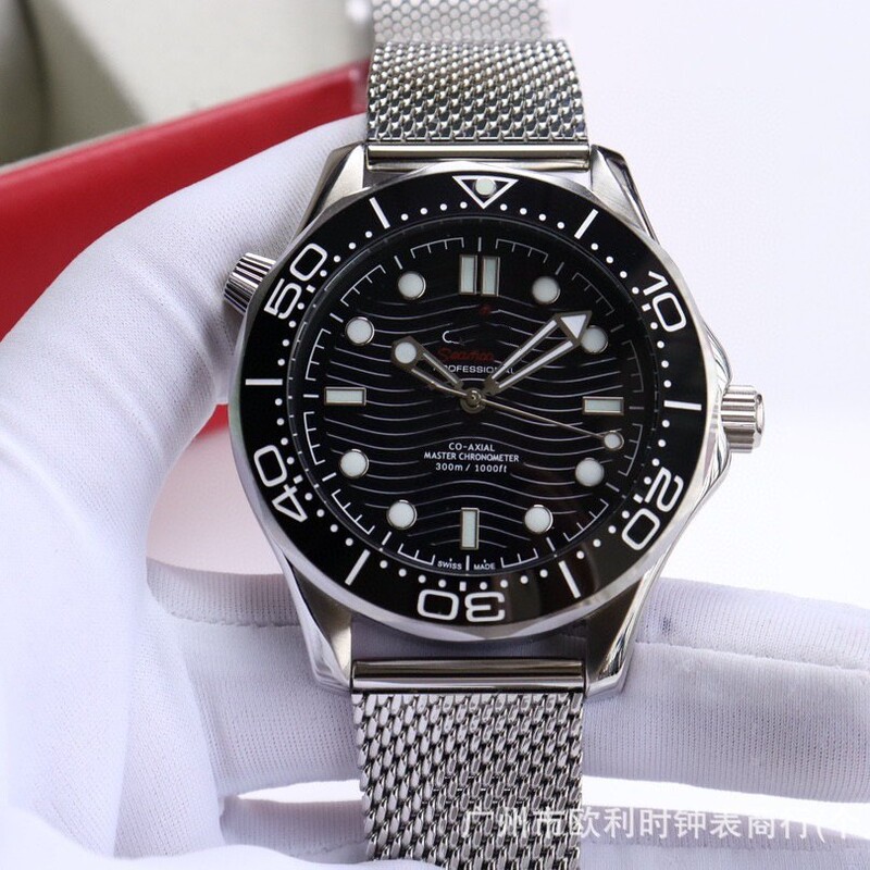 2025 New Foreign Trade Luminous Men's Mesh Strap Watch Simple and Fashionable Men's Watch Can Be Shipped in One Piece to Haima