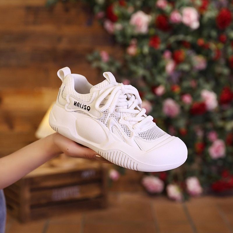 Explosión de tela coreana transpirable zapatos de suela gruesa para mujeres 2024 verano nuevo color de combinación de zapatos deportivos casuales de moda para mujeres
