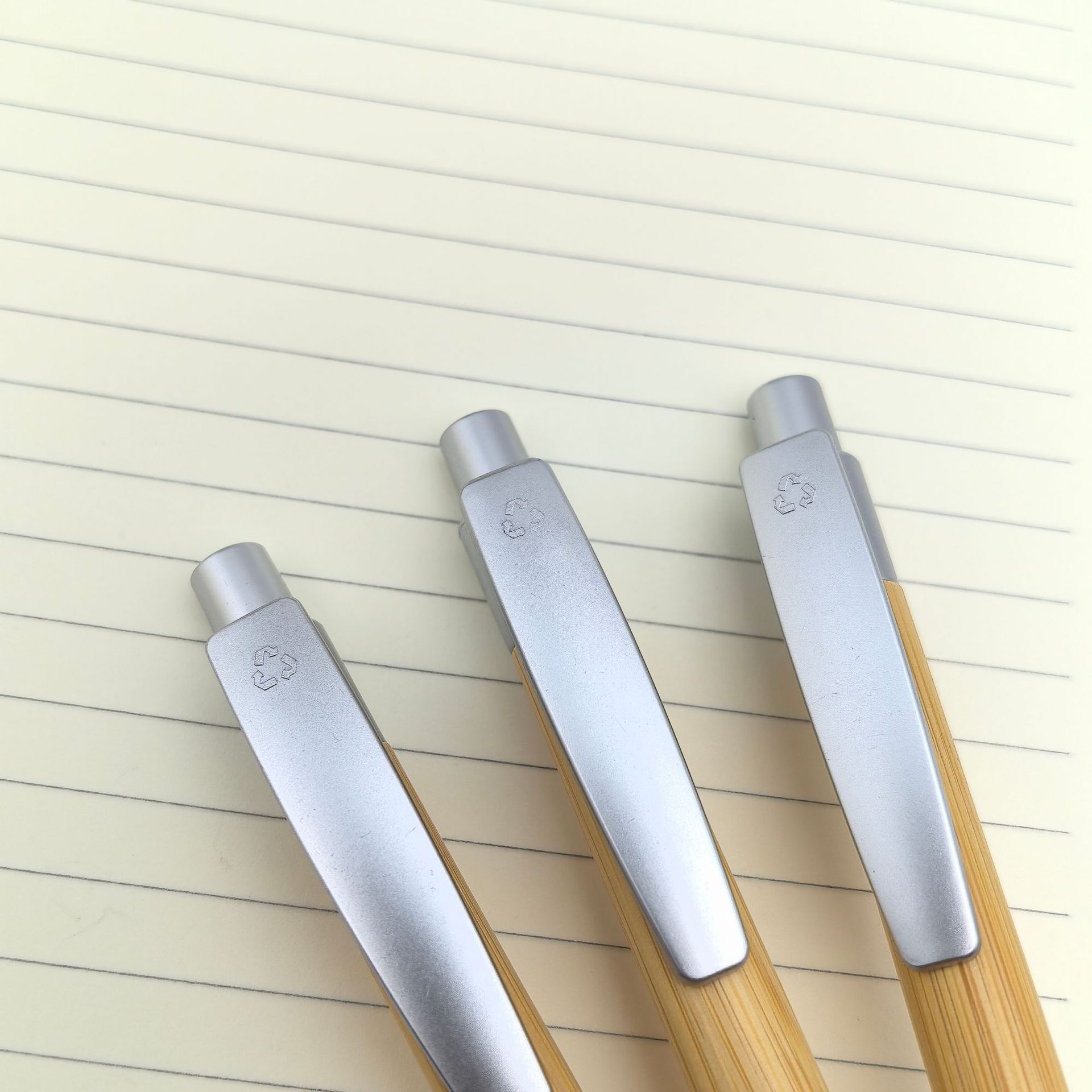 Protección ambiental transfronteriza plata bolígrafo de bambú bolígrafo personalizado logotipo de bambú bolígrafo de regalo de publicidad