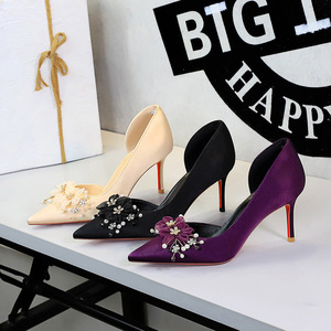 9267-AH113 French Feng Shui Diamond Flower Banquet Shoes with pointed sides, empty red soles, and a thin heel silk sole