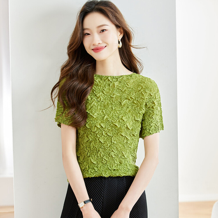 Design knitted fashionable T-shirt