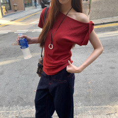 红人馆短袖t恤女2025新款夏设计感美式复古辣妹红色露肩斜肩上衣