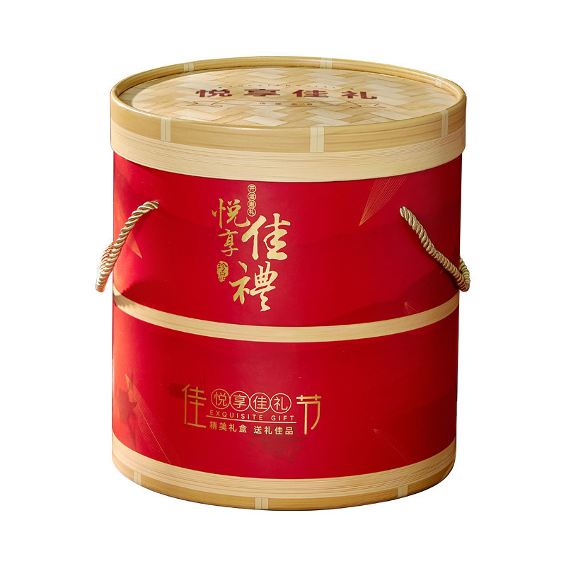 キノコのギフトボックスに山の貴重品を入れて、お土産の新年の贈り物をプレゼントします。|undefined