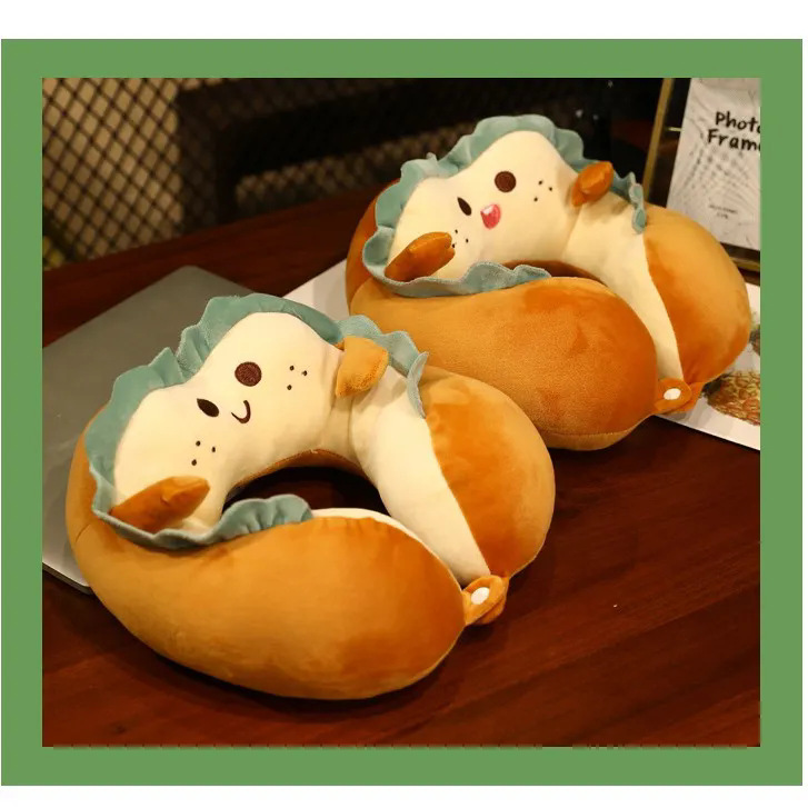 Plīša u-veida ceļojumu spilvens ar grauzdiņa dizainu_voghion.com