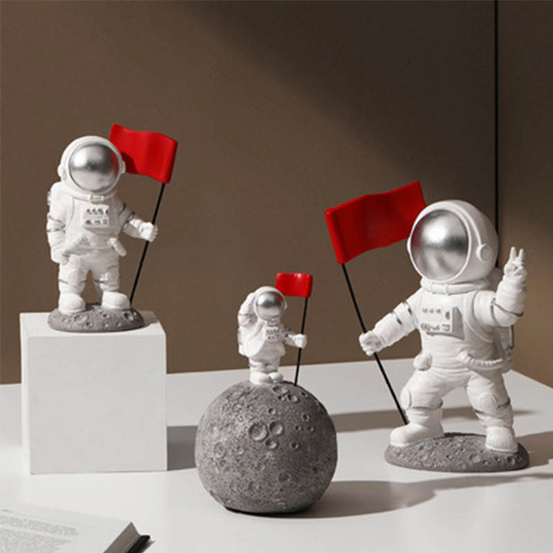 北欧创意拿旗帜宇航员小摆件太空客厅电视柜玄关桌面儿童房间装饰