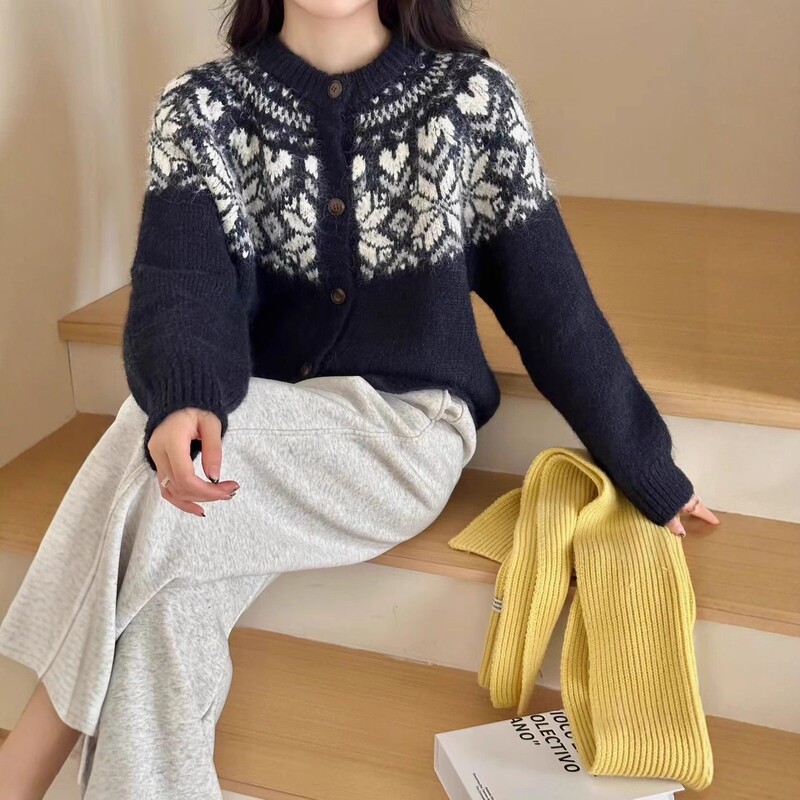 复古撞色提花毛衣外套女秋冬2025新款宽松加厚毛绒感针织开衫上衣|undefined