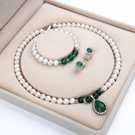 翡翠项饰;翡翠手饰;天然珍珠项饰