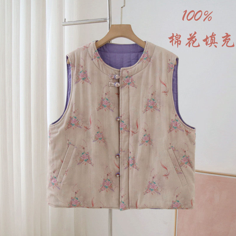 Thickened cotton vest, sleeveless, filled with Xinjiang long-staple cotton, designed to protect the heart, provide warmth, wick away moisture, and keep you warm in cold weather; made of pure cotton, with a loose fit