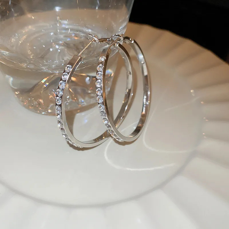 Elegant earrings