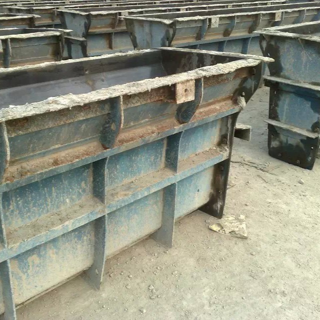 公路水泥隔离墩模具 模具多样  厂家供应