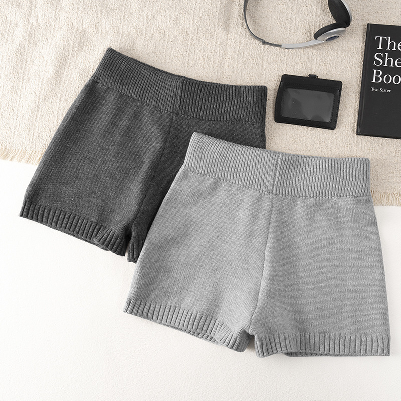 Simple high-waisted knit shorts for women, autumn 2026 new style, petite size, loose fit, slimming, versatile, hip-hugging pants, winter Simple high-waisted knit shorts for women, autumn 2026 new style, petite size, loose fit, slimming, versatile, hip-hugging pants, winter