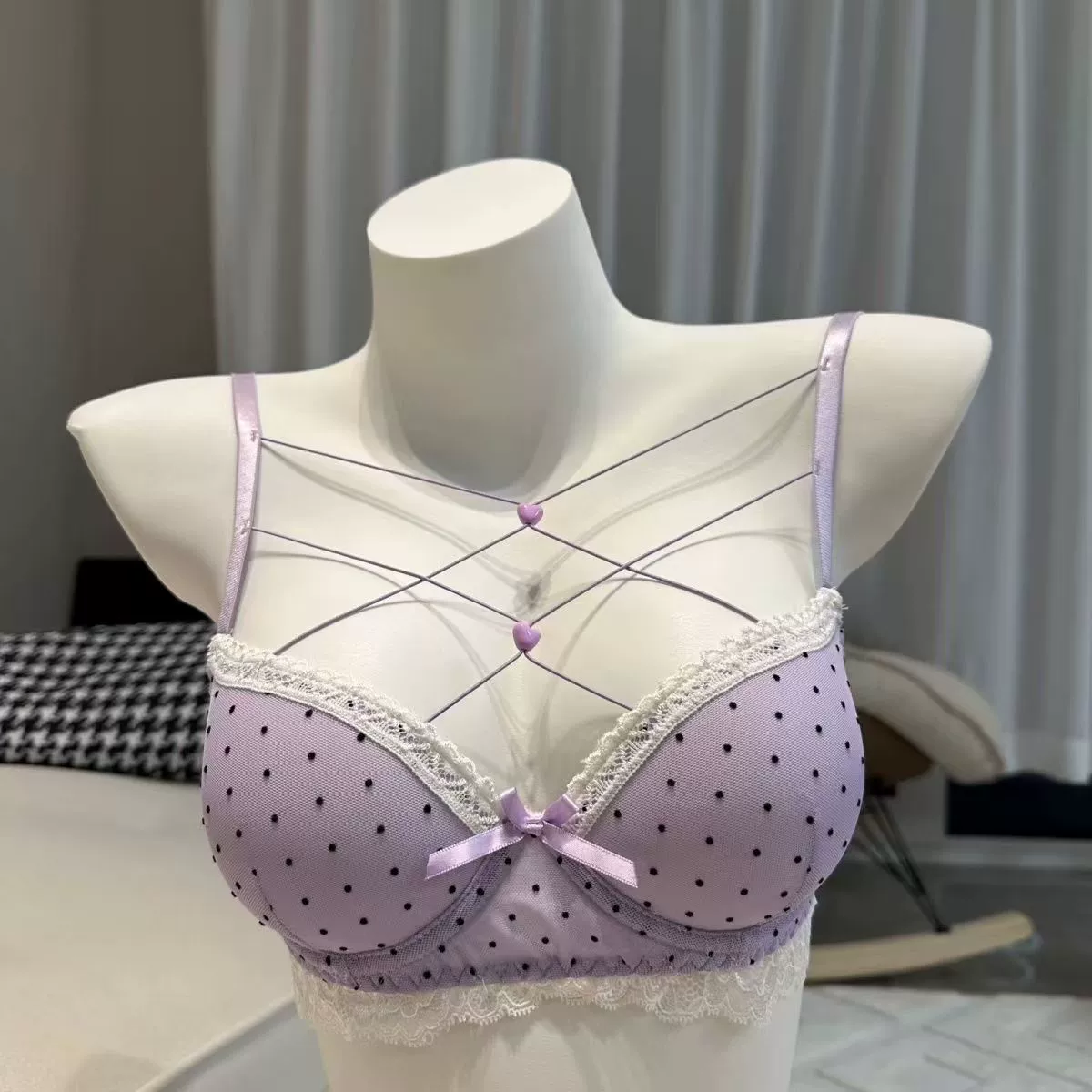 Японская французская принцесса Таро Грязь Фиолетовая магия показывает большую невинность