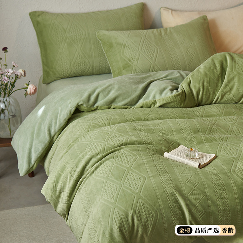 1688厳選連名A類冬5D彫刻牛乳パイル4点セット両面パイルシーツカバーが厚く保温されている