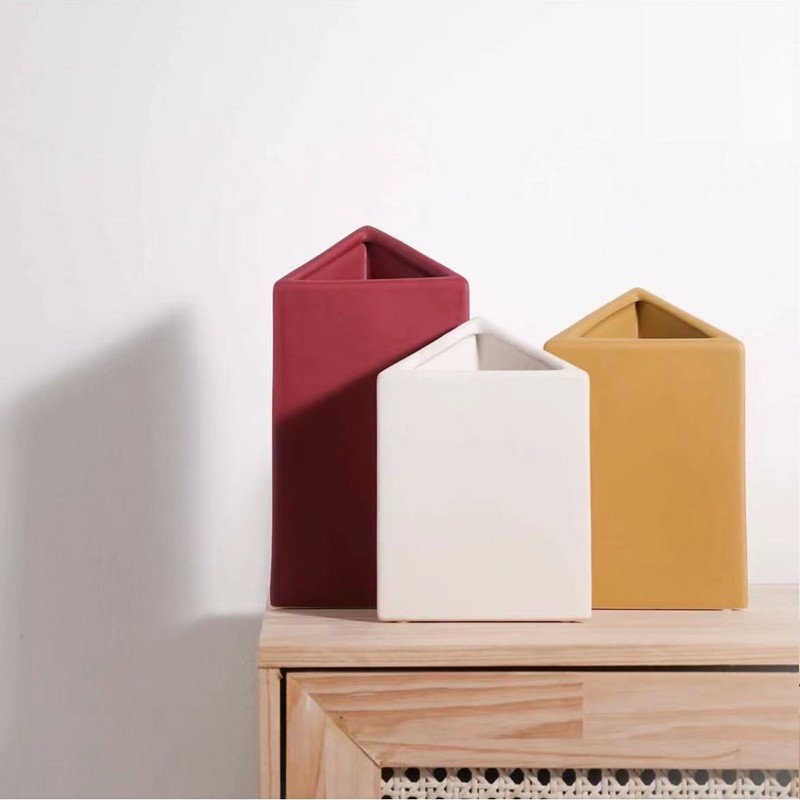 Nórdico simple creativo triángulo florero artesanía de cerámica decoración hogar Sala arreglo floral pasillo decoración suave