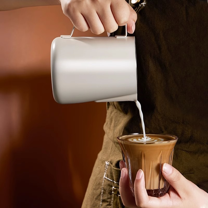 304 Stainless Steel Pointed Tip Latte Cup Teflon Scale Italian Latte Jug Household Milk Frother Coffee Appliances 