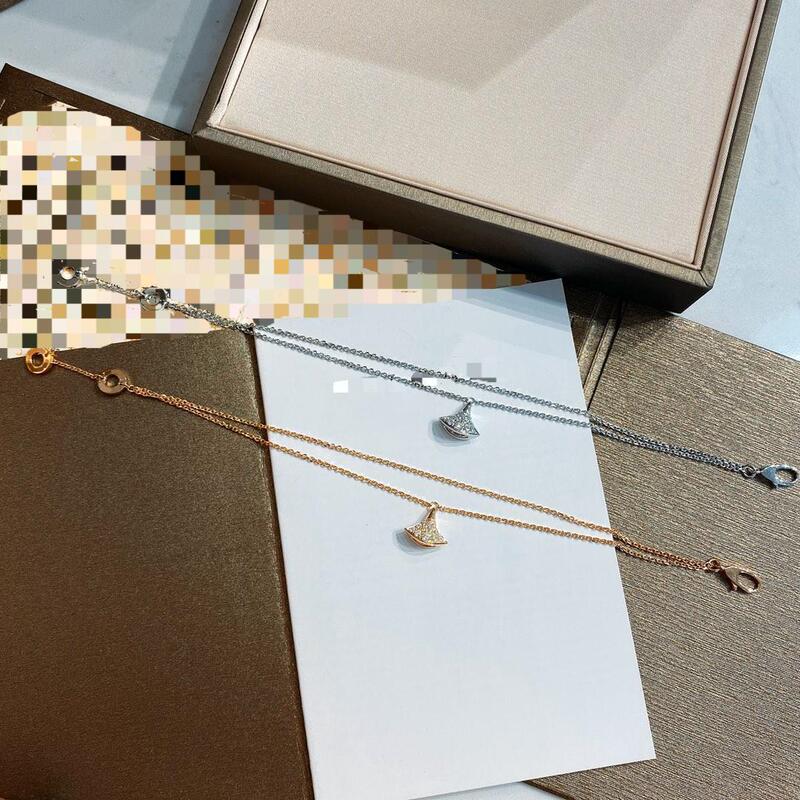 V Gold Full Diamond Fan-Shaped Bracelet for Women, Plated with 18K Rose Gold, High-Quality Light Luxury Pendant Bracelet, Exquisite Craftsmanship Version