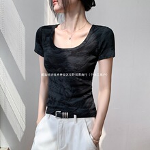 歌倍尚方领扎染别致正肩短袖T恤女2025夏季修身显瘦衬衫内搭上衣