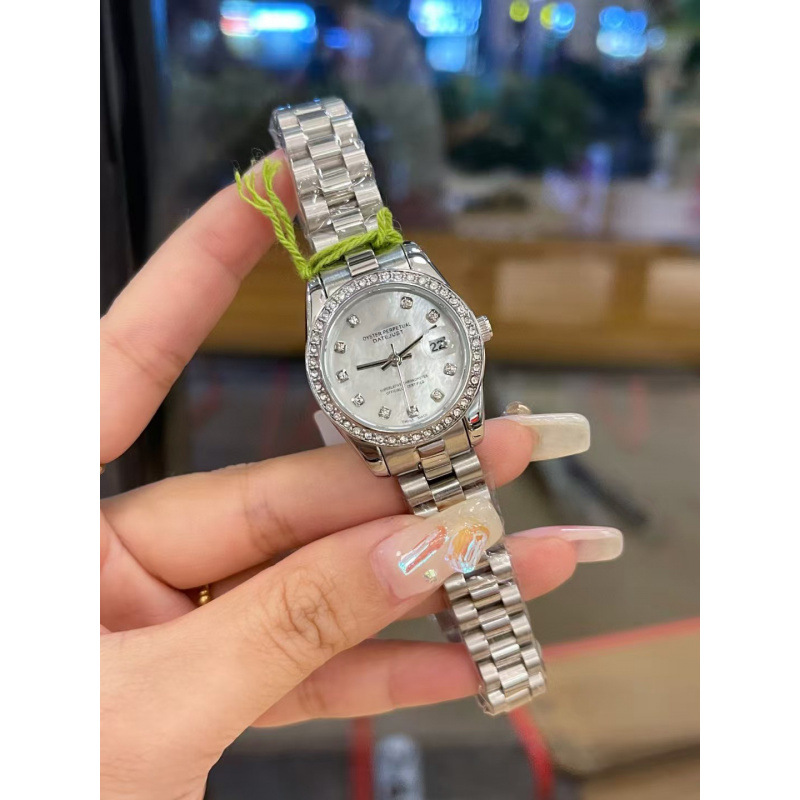 실버 화이트 다이아몬드 표면