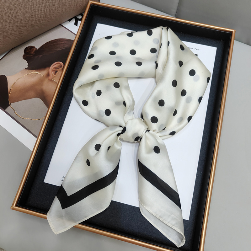 흑백 물방울 무늬