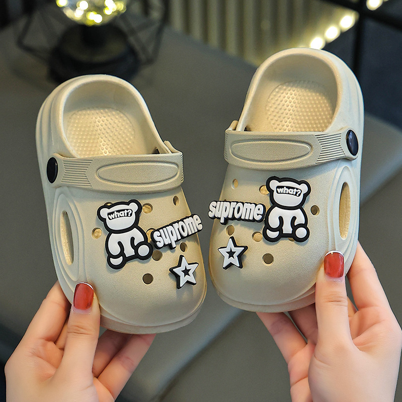 Children's Hole Shoes Home Feeling Soft and Anti-slip Children's Shoes Boys and Girls Middle and Big Children's Slippers Sandals Children's Hole Shoes Home Feeling Soft and Anti-slip Children's Shoes Boys and Girls Middle and Big Children's Slippers Sandals