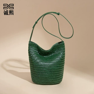 亚马逊爆品2026新款手工编织包时尚百搭水桶包日常通勤斜挎包女包