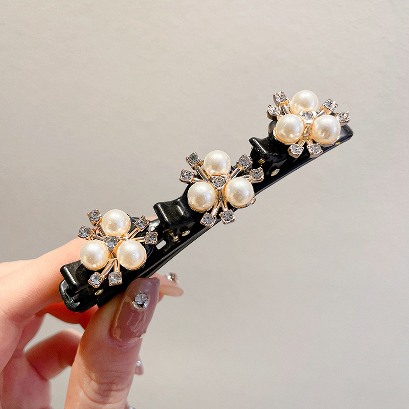 10 # Tres clips de perlas de flores.